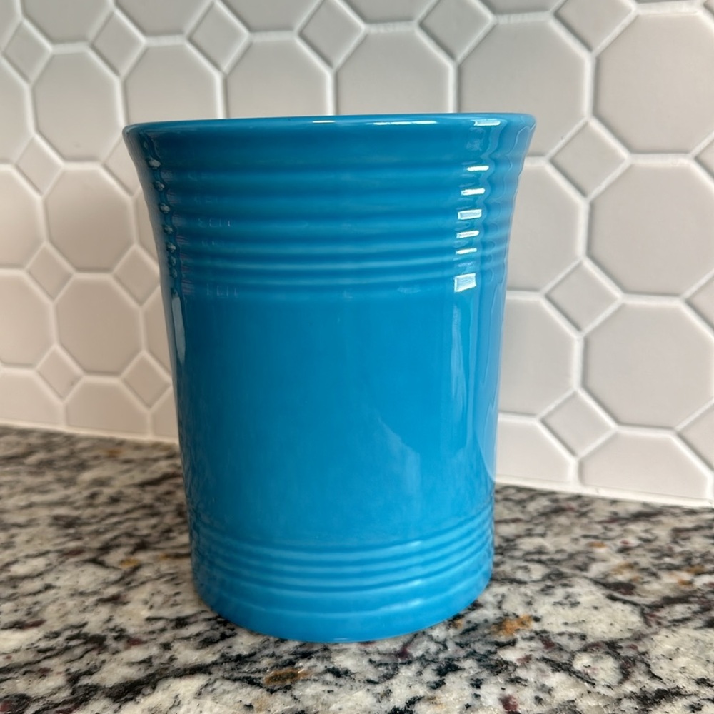 Fiesta utensil crock in peacock color